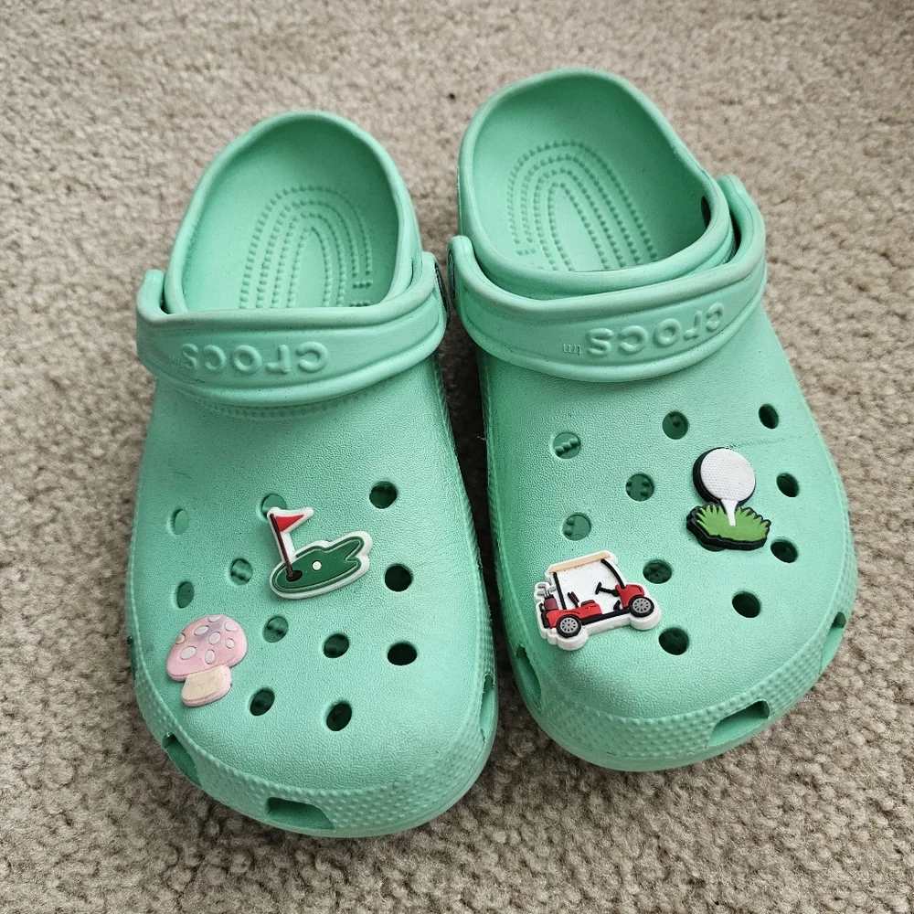 Crocs classic clogs mint green golf jibbitz youth size 5 womens size 7